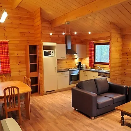 In Belgium With Cozy Wood Interior Отель 2*